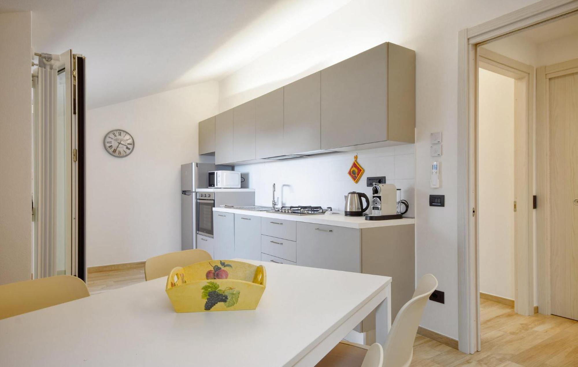 Beautiful Apartment In Moneglia With Kitchen Exteriér fotografie
